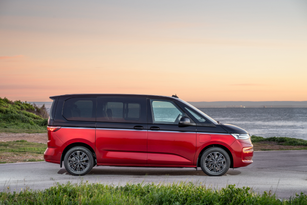 Volkswagen Caravelle eHybrid image 6
